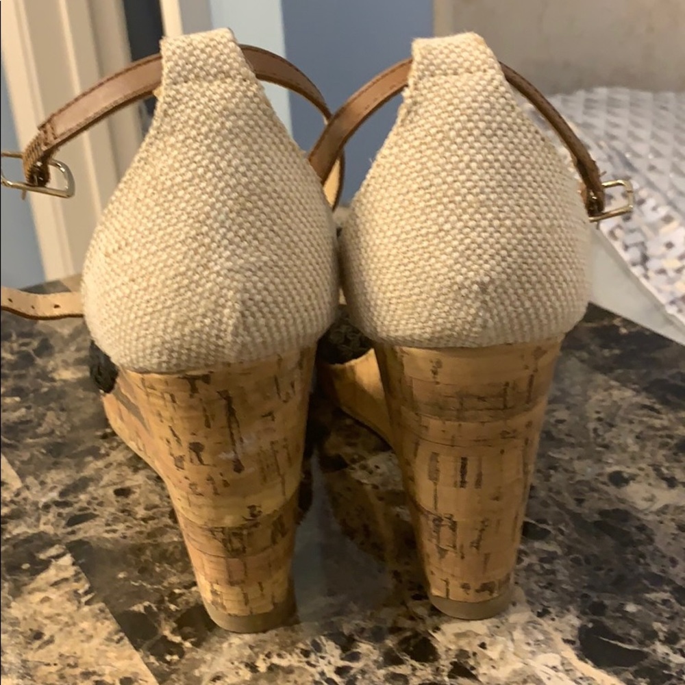 Shoes - Picture 3 of 4